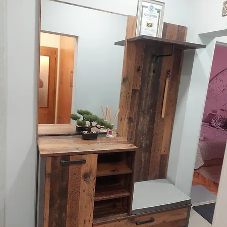 Dellux - Petra * Varna