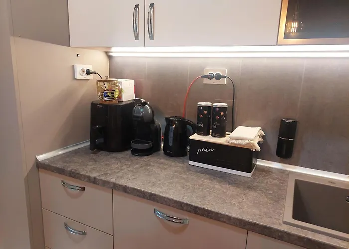 Dellux - Petra Varna