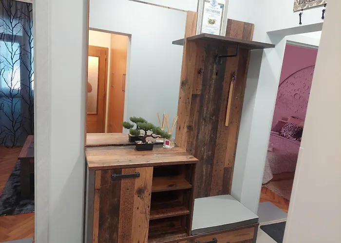 Dellux - Petra * Varna